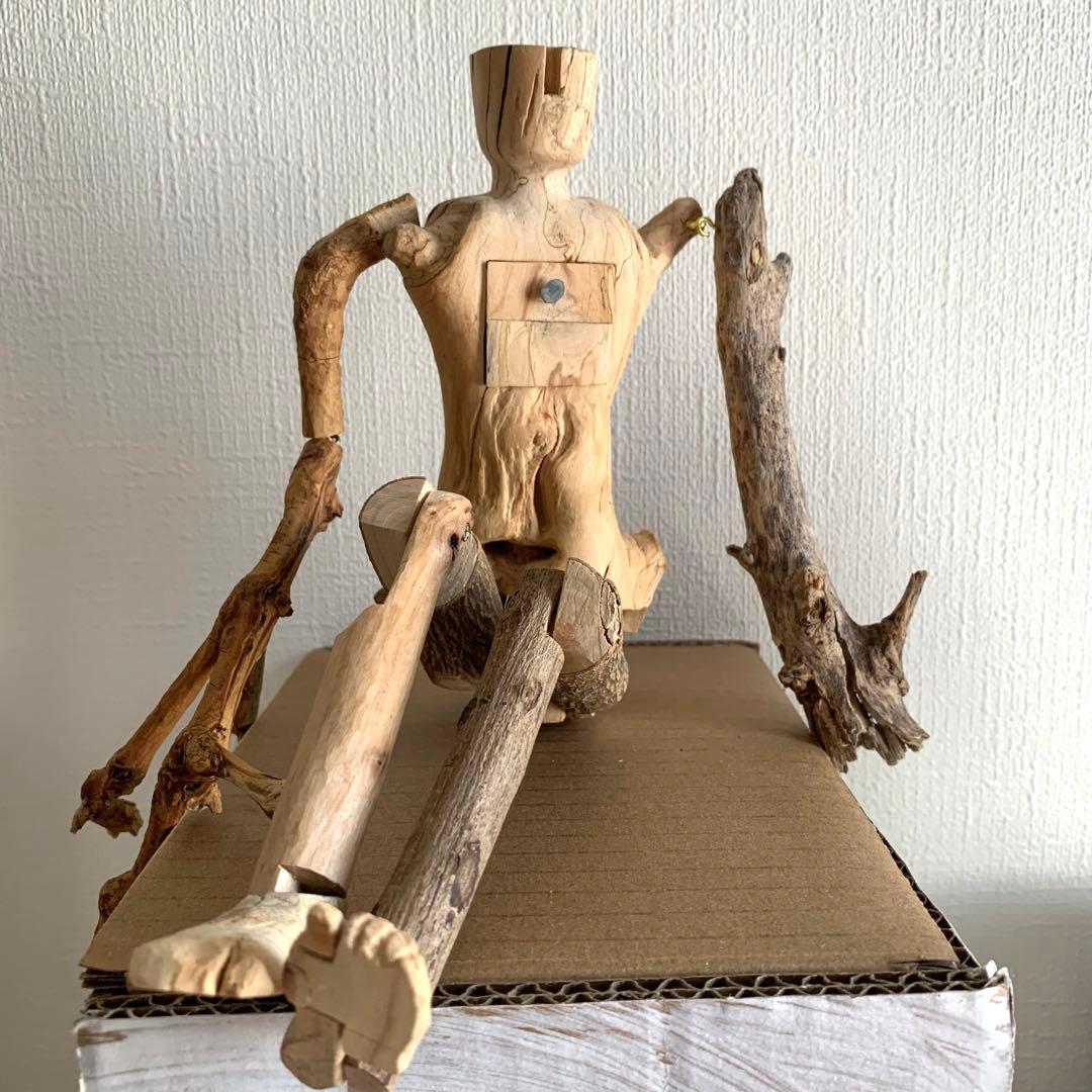 ✴︎Figure No.3 流木の木彫フィギュア作品✴︎引き出しと石　ハンドメイド