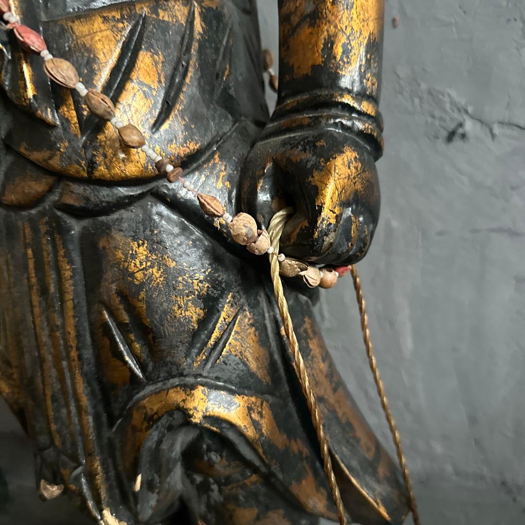 ヴィンテージ　迫力の木製彫刻 剣を持つ像