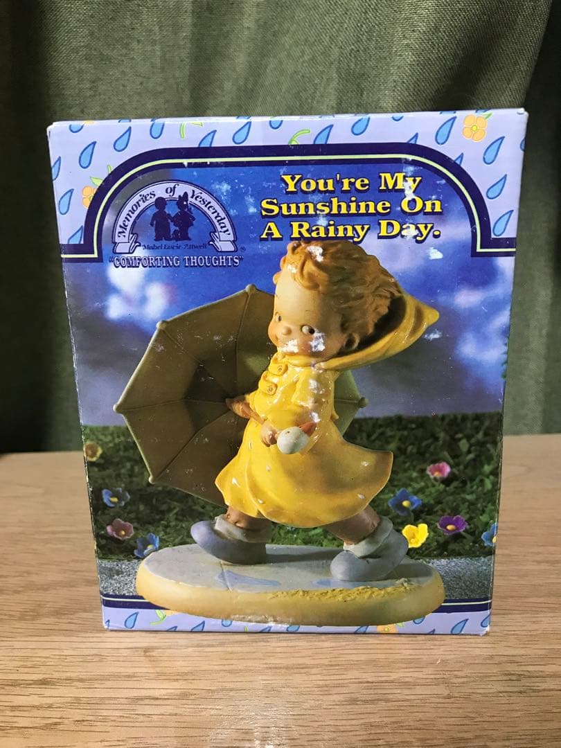 マーベルルーシーアトウェル　置き物