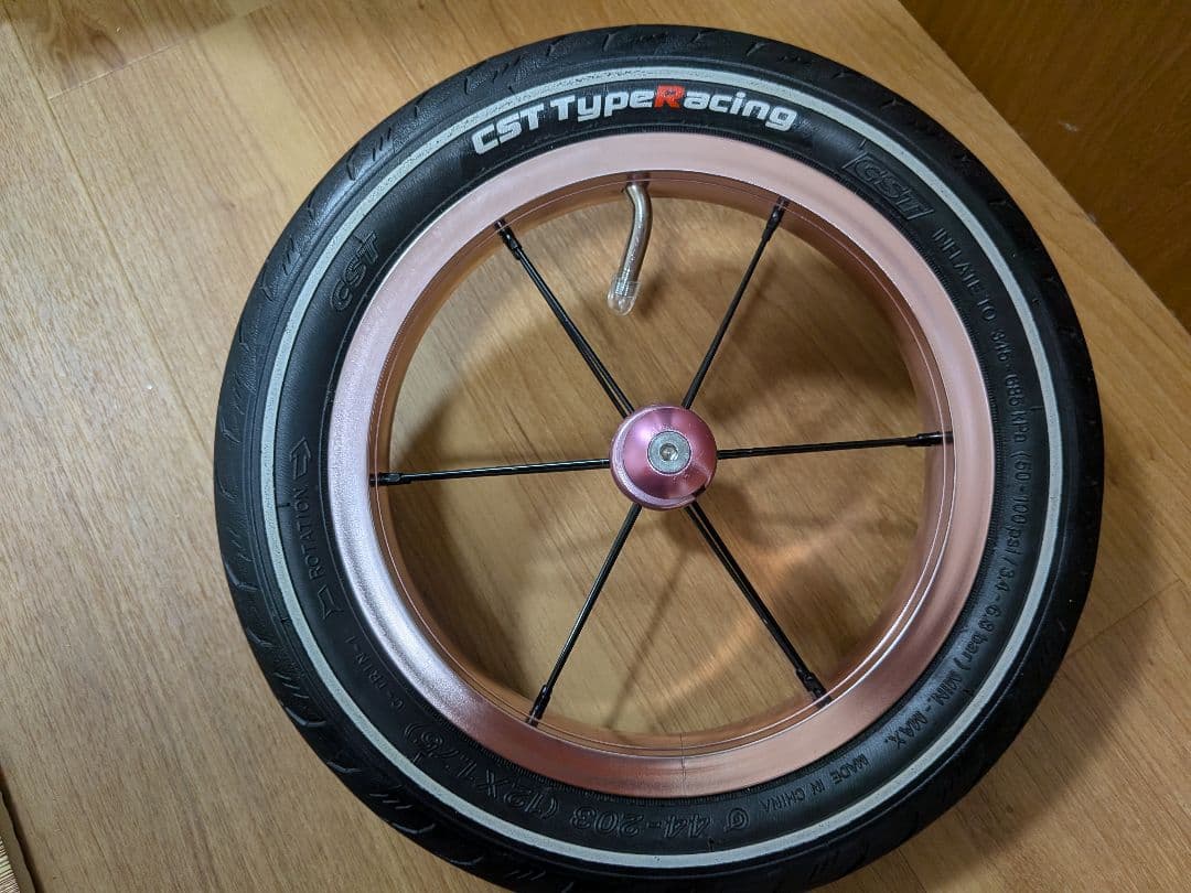 CSTタイヤ＋アルミホイール 完組 ピンク ランバイク ストライダー