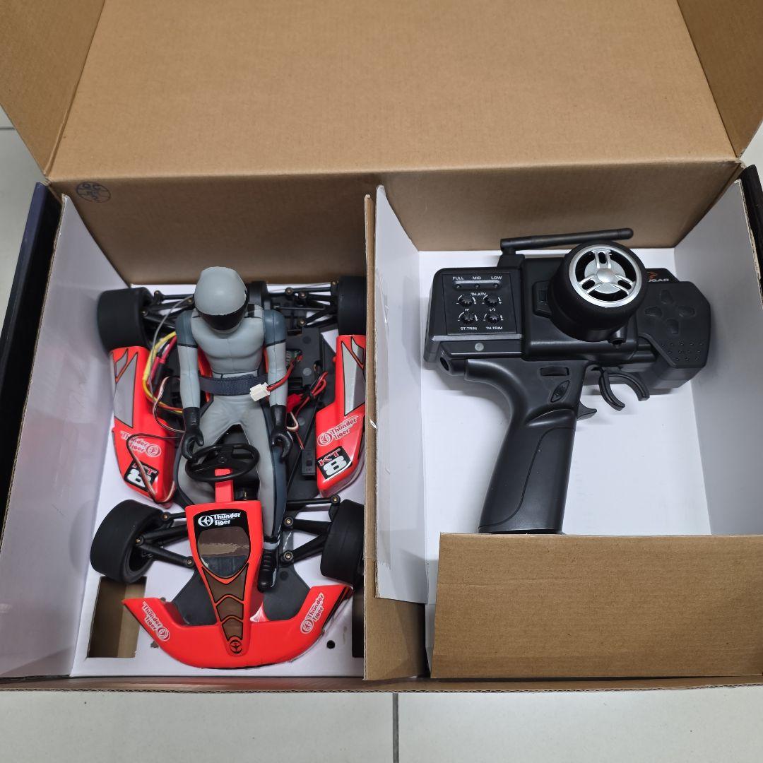 Thunder Tiger KT8 1/8スケール ラジコンカート