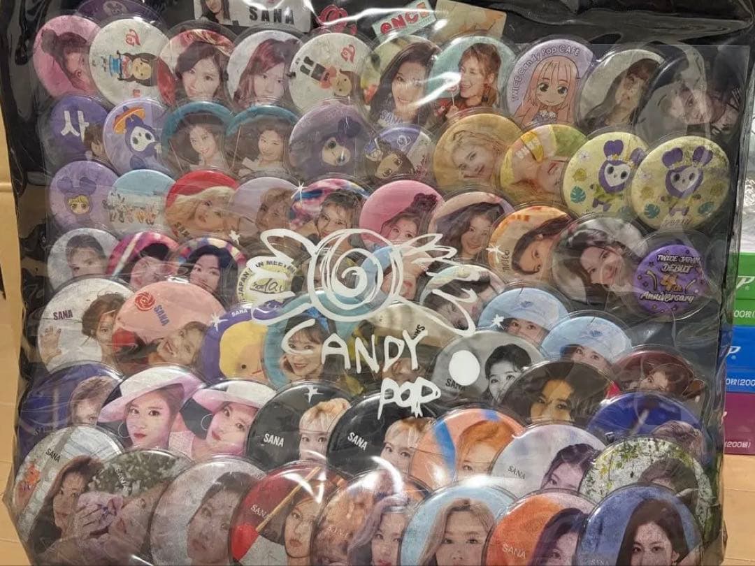 【痛バ】TWICE サナ 缶バッチ64個