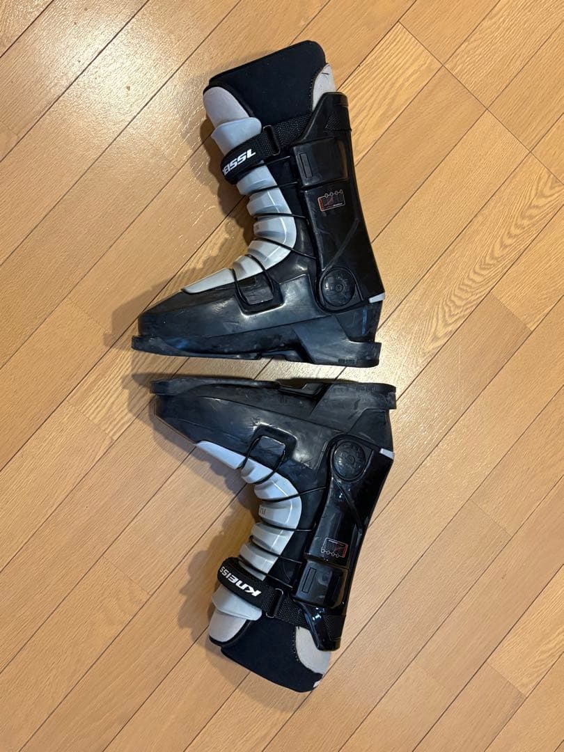 KNEISSLスキーブーツ24.0cm