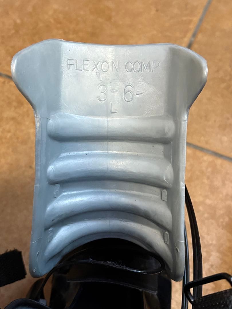 KNEISSLスキーブーツ24.0cm