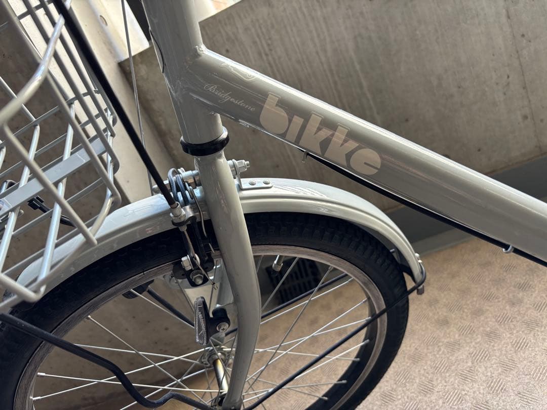 ビッケ bikke 子供用自転車 ブルーグレー 22インチ　ヘルメット付き