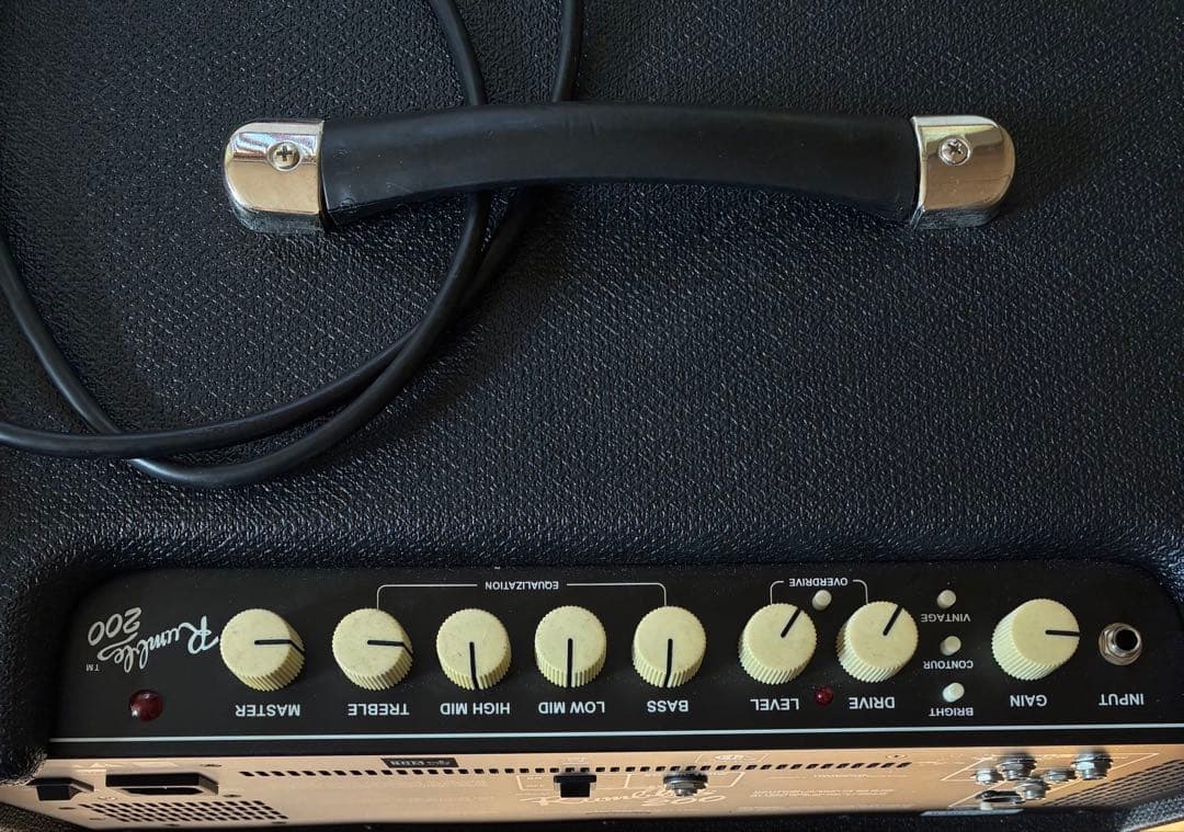 フェンダー　ベースアンプ　ランブル200 V3 (月末.土日の値引き中 )