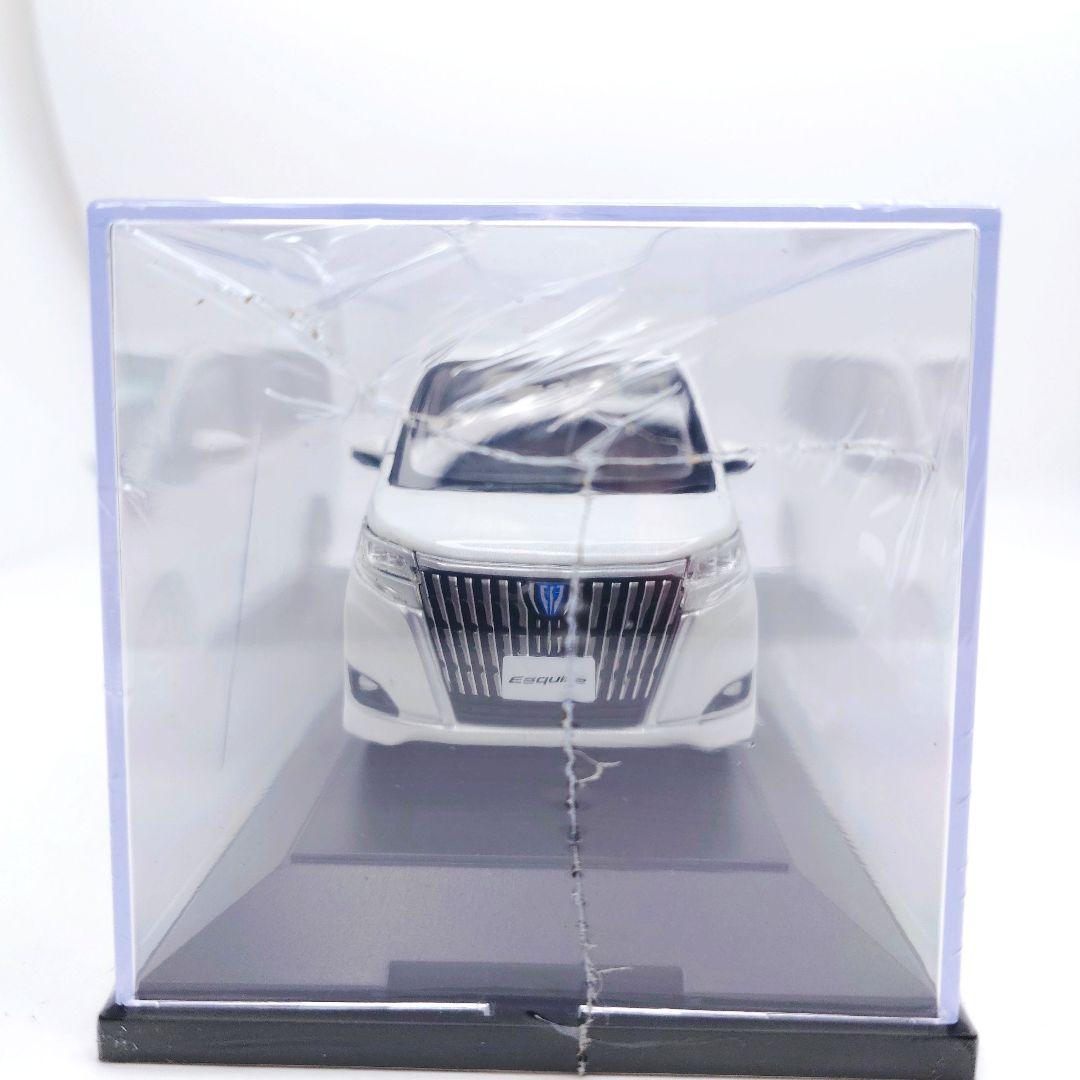 1/30 トヨタ エスクァイア Esquire 後期 カラーサンプル ホワイト