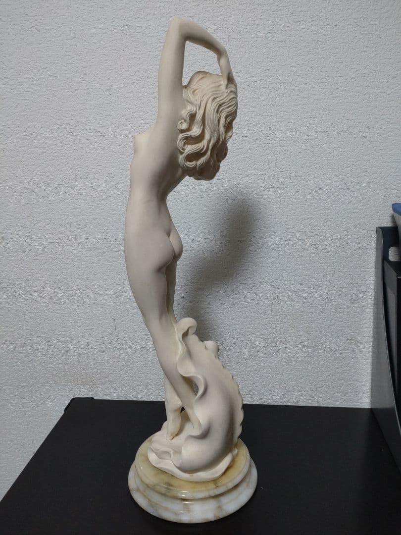 Giuseppe Bessi　ジュゼッペ・ベッシ　STONELITE　 裸婦像