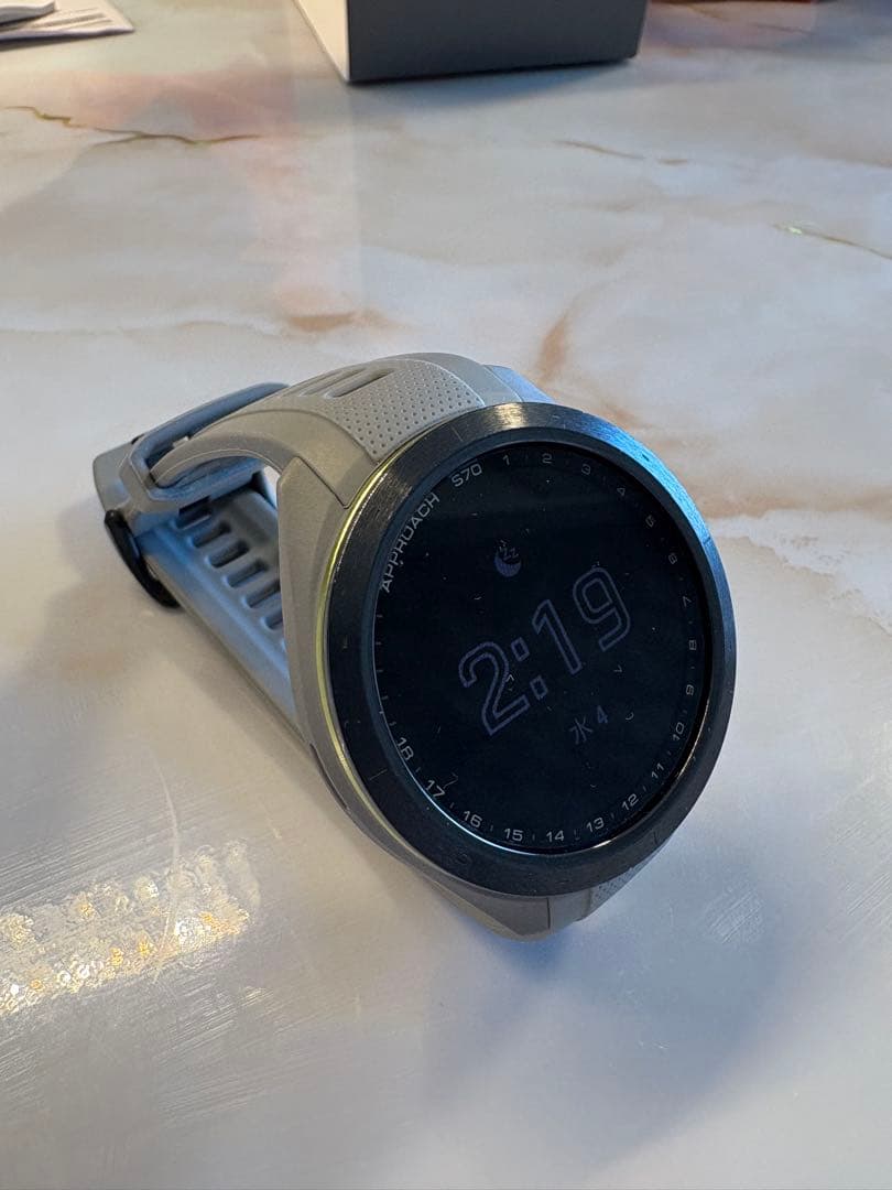 Garmin Approach S70 42mm グレー　ガーミンアプローチ