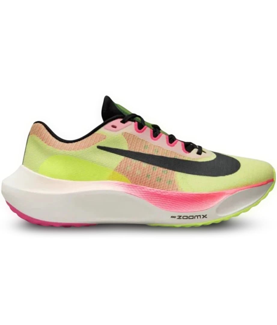 ナイキズームフライ　駅伝スニーカー