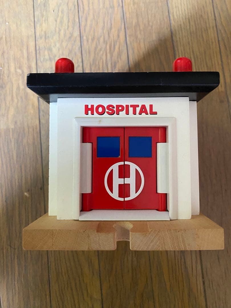 木製おもちゃ　トーマス達　ホスピタル　レール、飛行機、まとめ売り