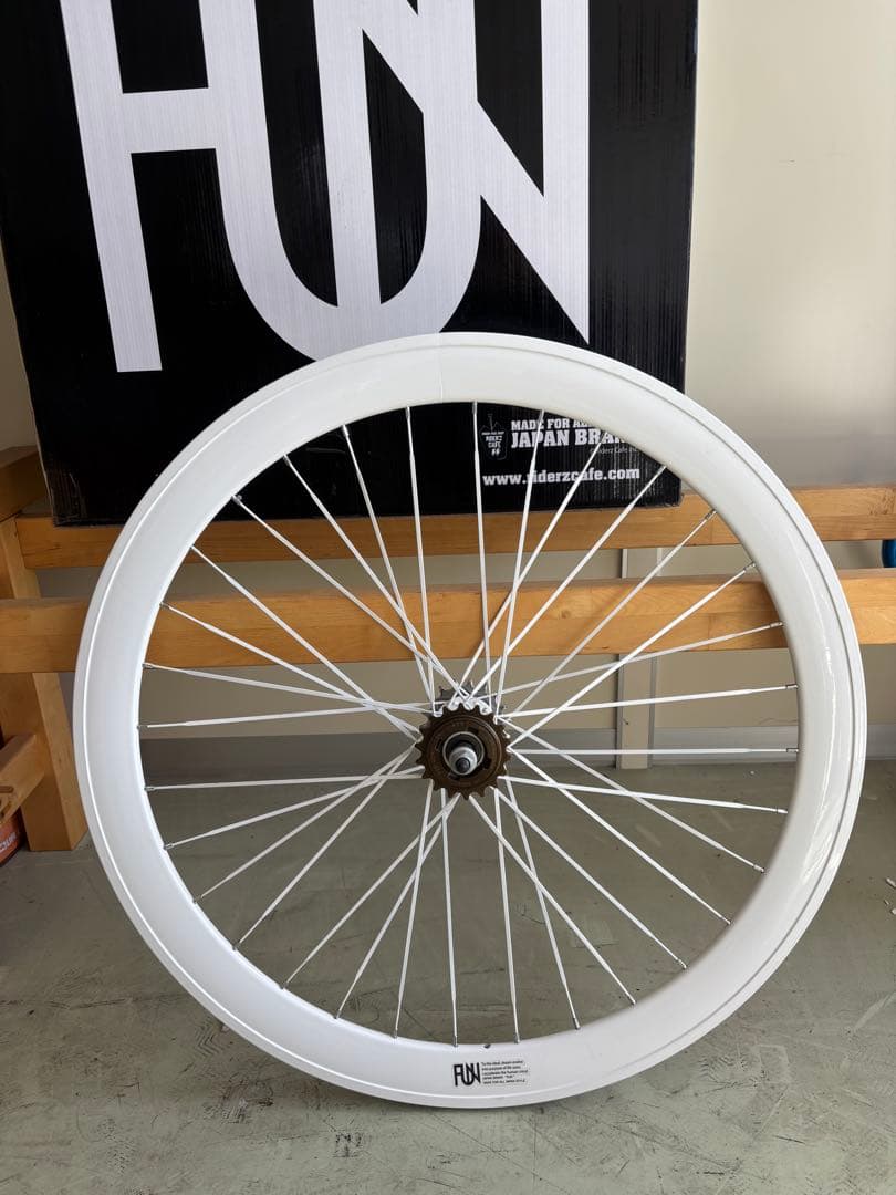 エアロスポーク　リヤホイール　ホワイト