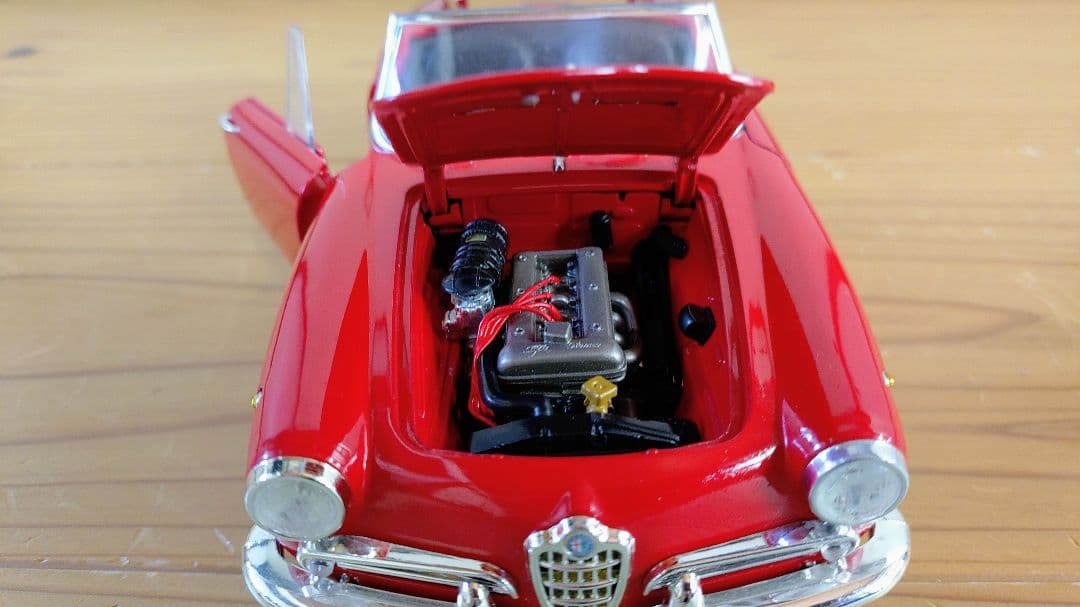 1/18　ミニカー　RICKO　アルファロメオ　ジュリエッタ　スパイダー