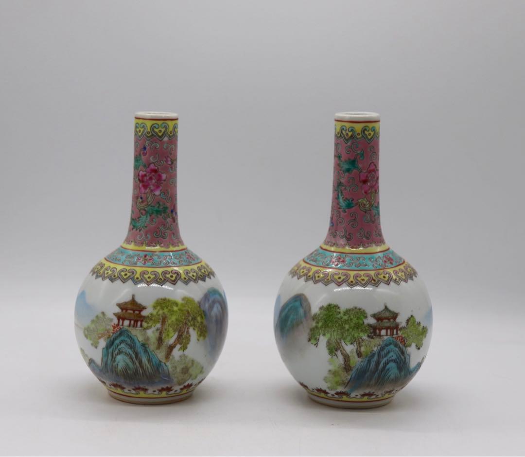 中国　粉彩　山水紋長頸瓶ペア　送料込み0406