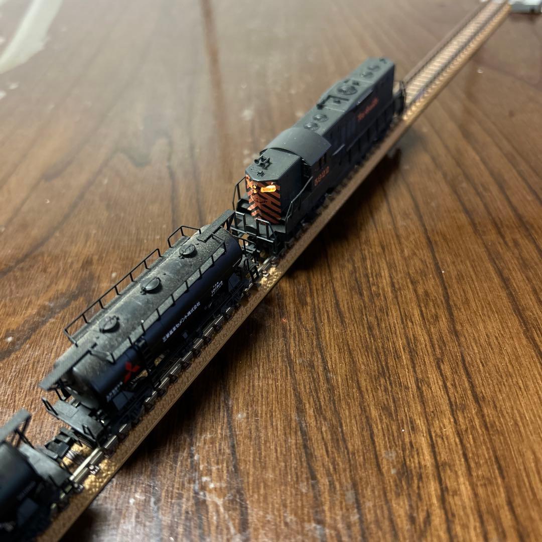 Nゲージ 外国車両（動力車両のみ）鉄道模型 ライト付き