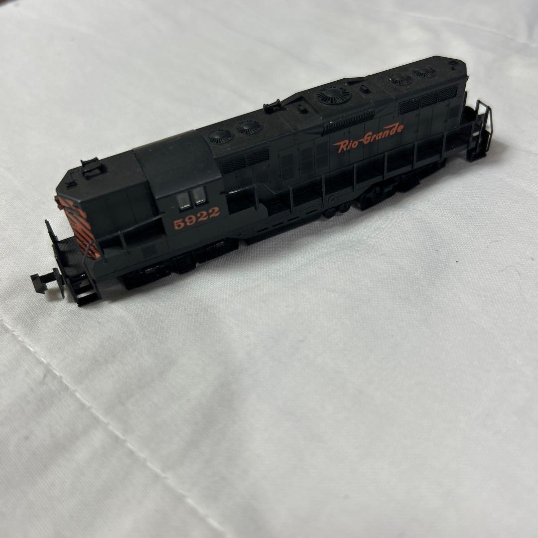 Nゲージ 外国車両（動力車両のみ）鉄道模型 ライト付き