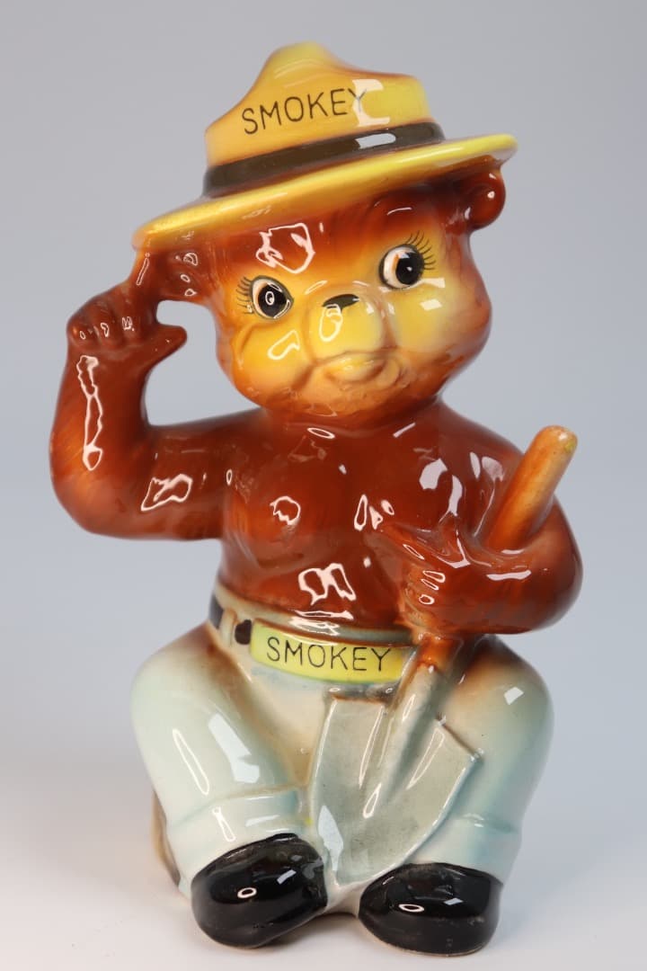 ビンテージ品　スモーキー・ザ・ベア 貯金箱 陶器製 約15cm