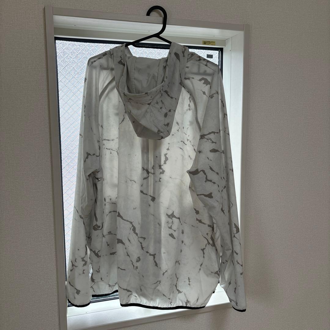 アンダーアーマー　パーカー