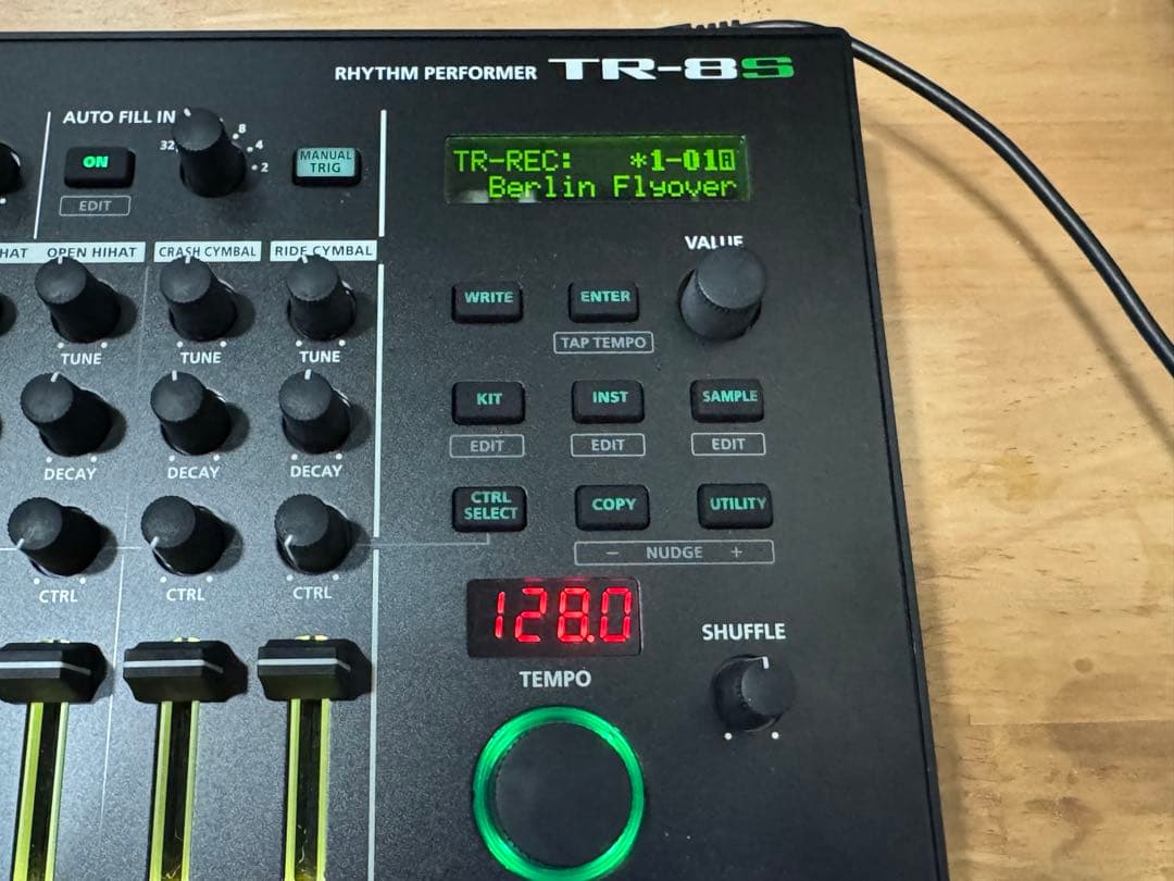 Roland　AIRA series TR-8S