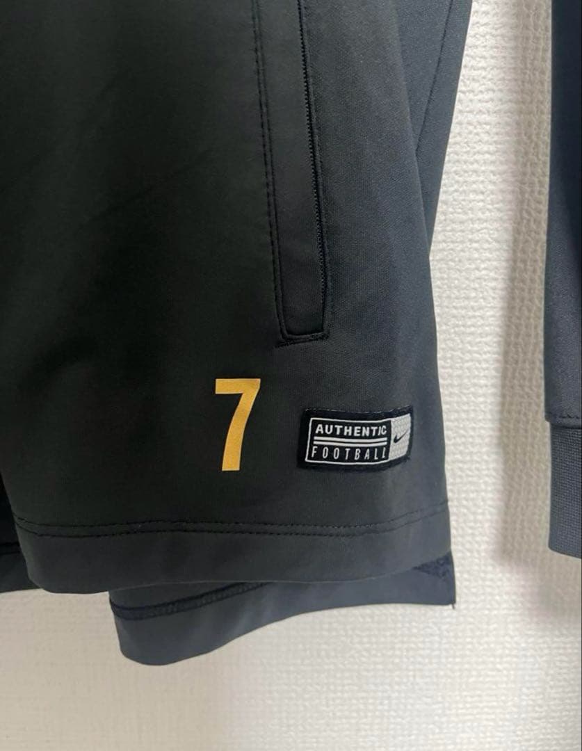 浦和レッズ　支給　ジャージ