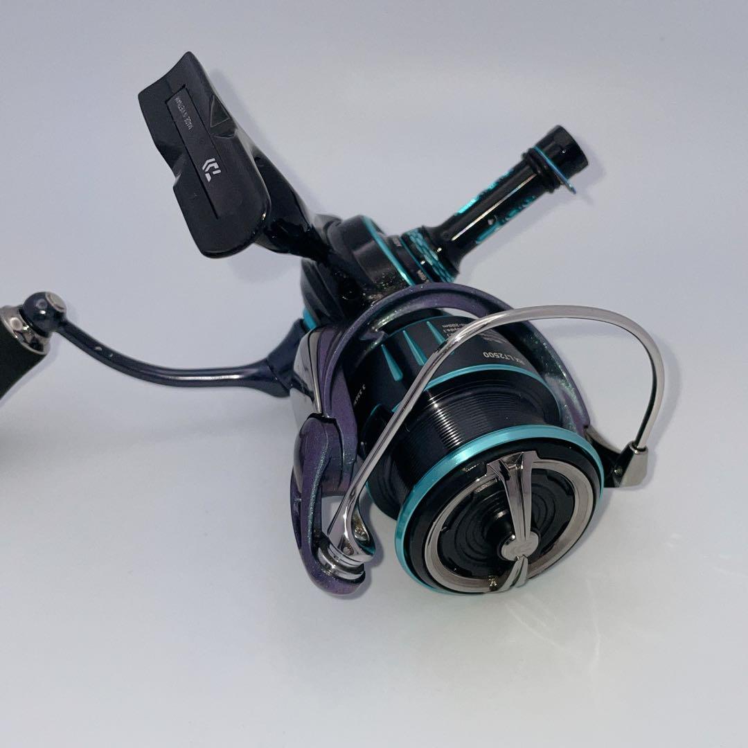 【美品】ダイワ 23 エメラルダス RX LT2500 ゴメクサスリールスタンド