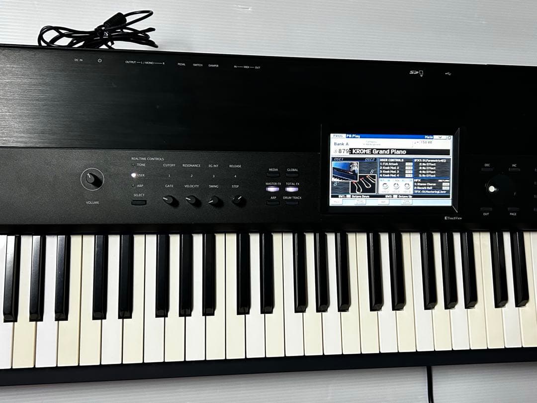 KORG KROME 88鍵盤 シンセサイザー　アダプター付き