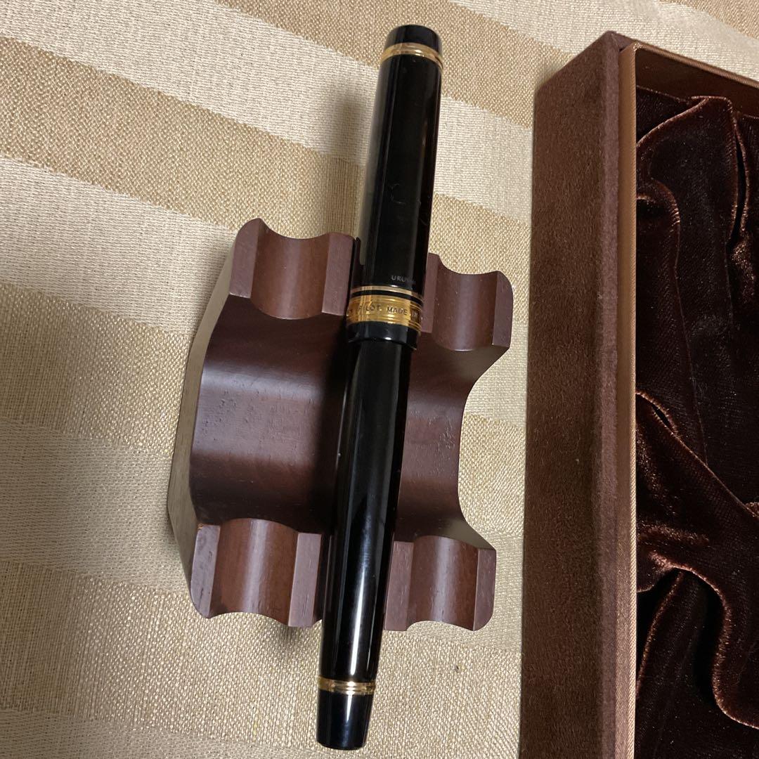 PILOTパイロット　CUSTOMカスタム845 漆　万年筆　Mニブ