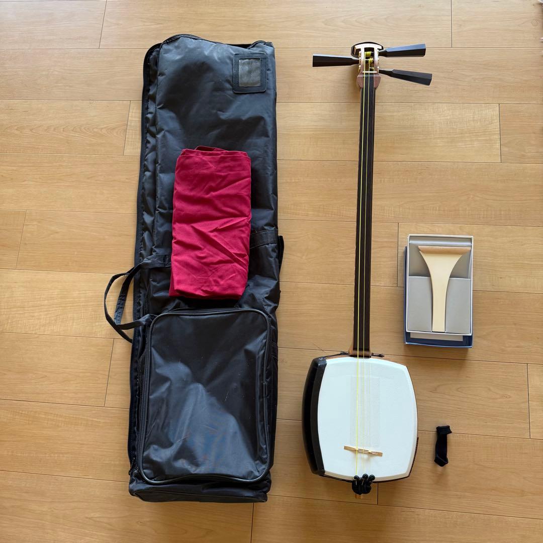 津軽三味線本体 バチ　ケース付き