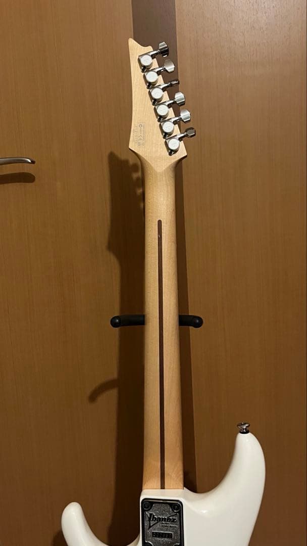 Ibanez JS100 WH Satriani シグネチャー H/S