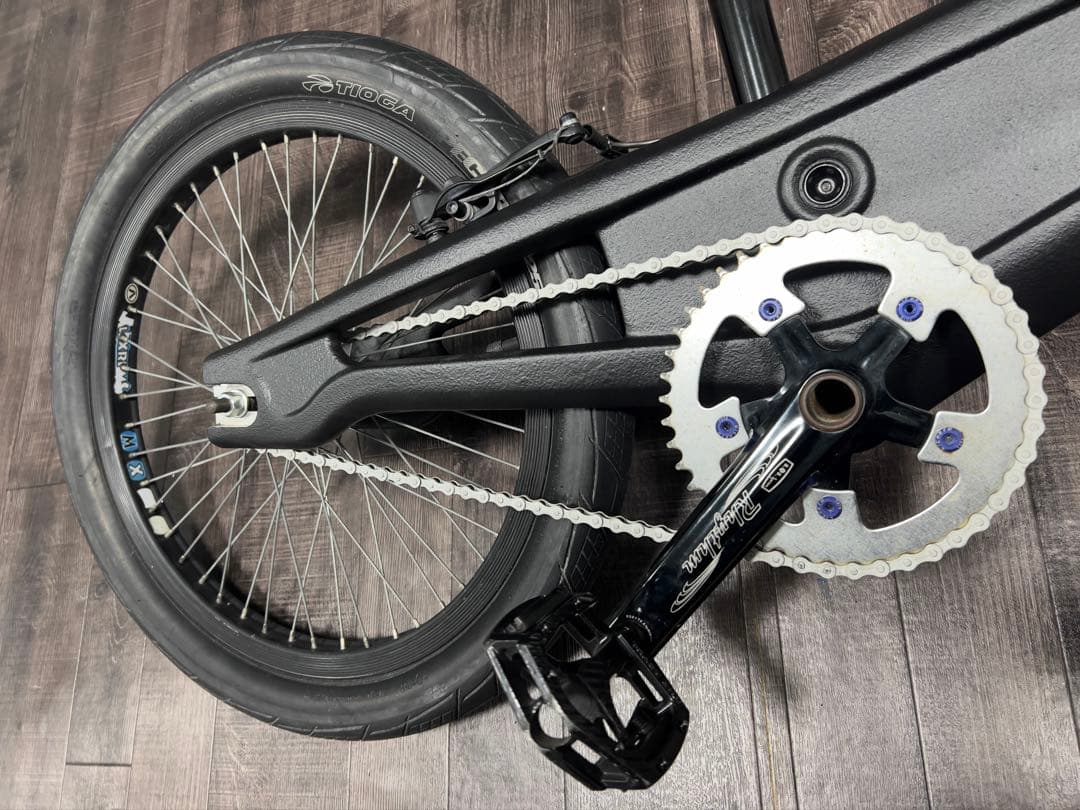 BMXバイク GT ULTRA BOX カーボン 20インチ ブラック