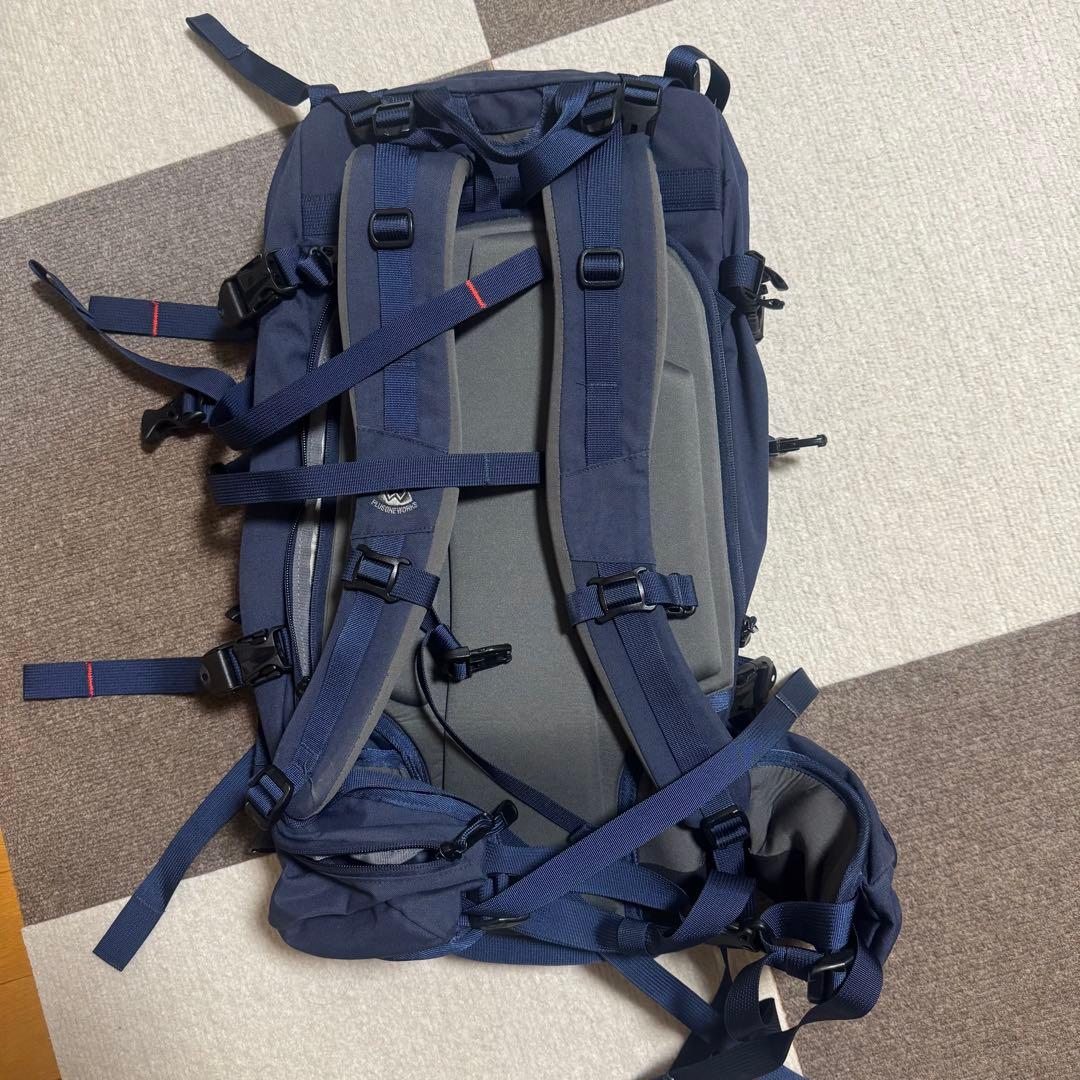 PLUS ONE WORKS irwak38 ネイビー 38L