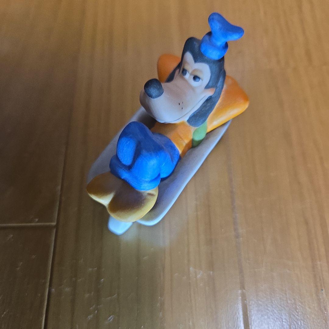 東京ディズニーランド　ディズニーキャラクター　古い陶器製ミニフィギュア4体セット