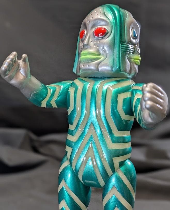 三面怪人 ダダ（Ｍ１号）三面バージョン ソフビフィギュア 蓄光カスタムペイント