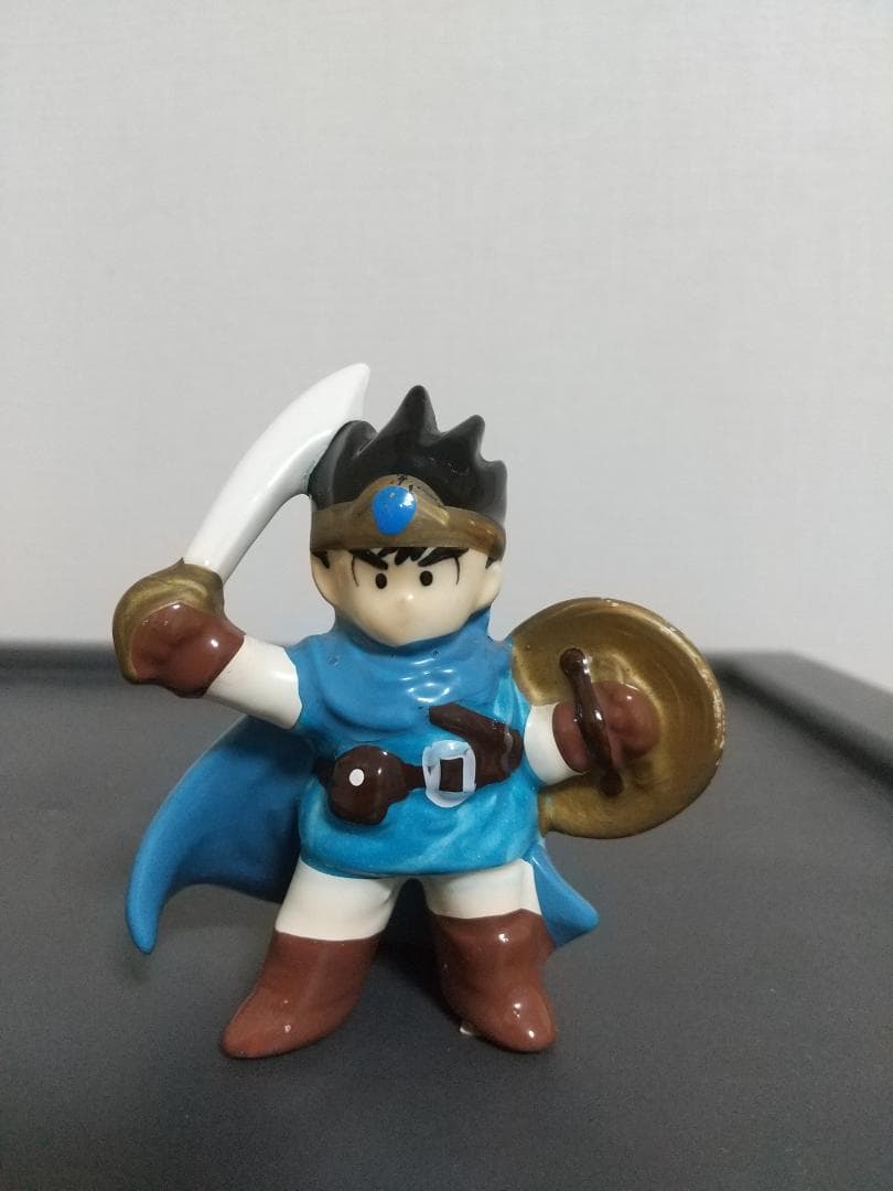 ドラゴンクエストⅢ 勇者 陶器 置物