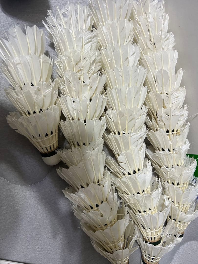 YONEX(AEROSENSA600〜500)綺麗中古シャトル120本新シャ2筒