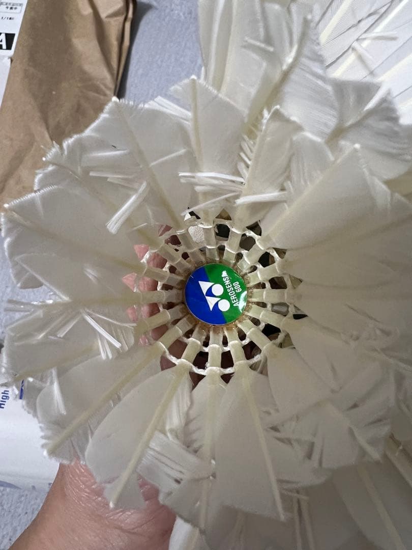 YONEX(AEROSENSA600〜500)綺麗中古シャトル120本新シャ2筒