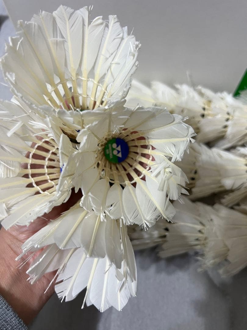 YONEX(AEROSENSA600〜500)綺麗中古シャトル120本新シャ2筒