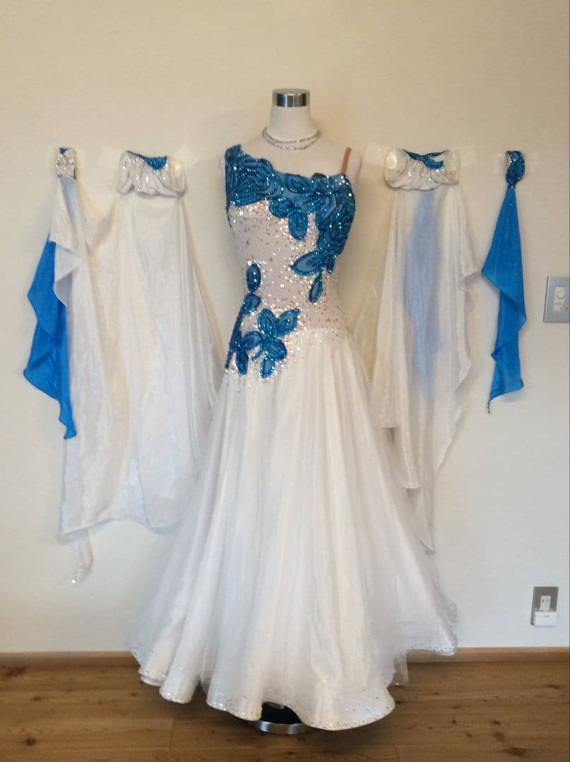 アオイプロデュース製 白 社交ダンス スタンダードドレス 中古 競技 デモ