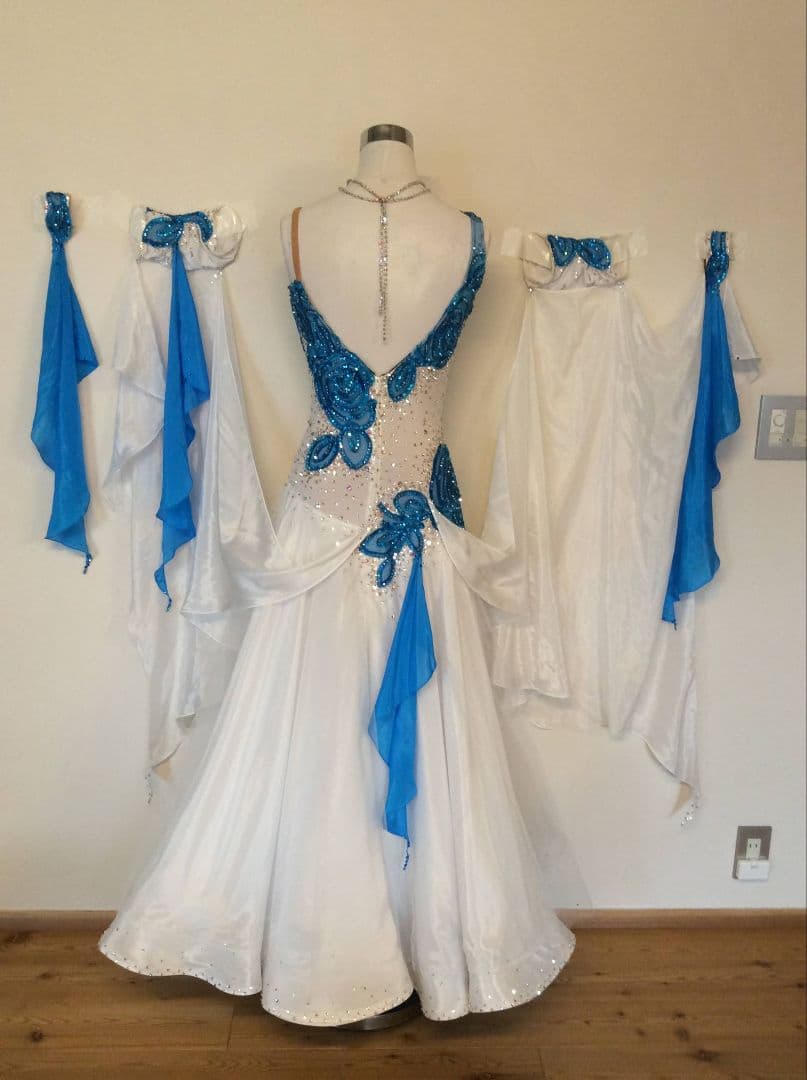 アオイプロデュース製 白 社交ダンス スタンダードドレス 中古 競技 デモ