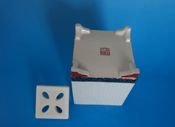 九谷焼　白七宝 　栄峰作　　角香炉　香炉　共箱 四方香炉　青粒鉄仙 2330