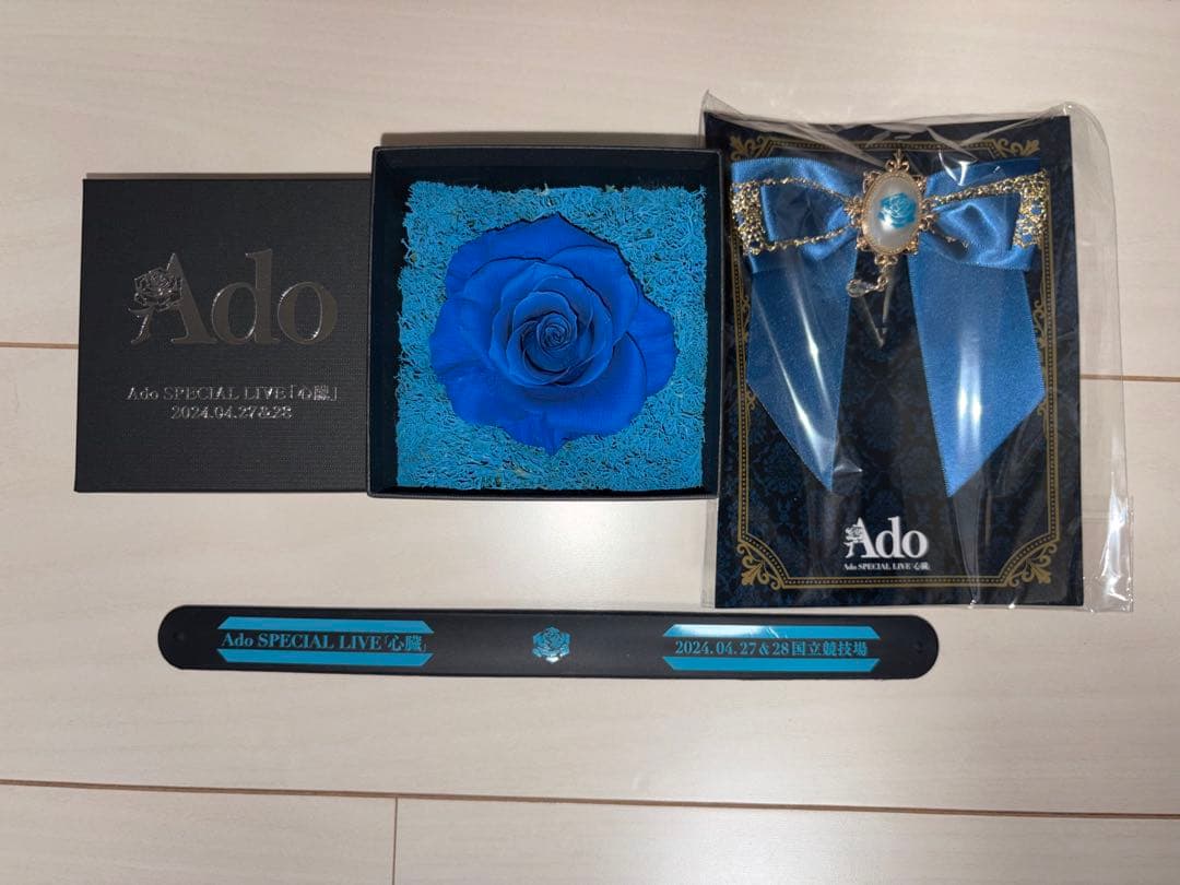 Ado 心臓 VIP 特典 ブリザードフラワー&ブローチ　リストバンド
