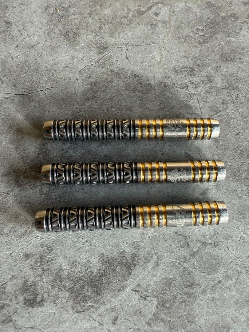 ダーツ　バレル