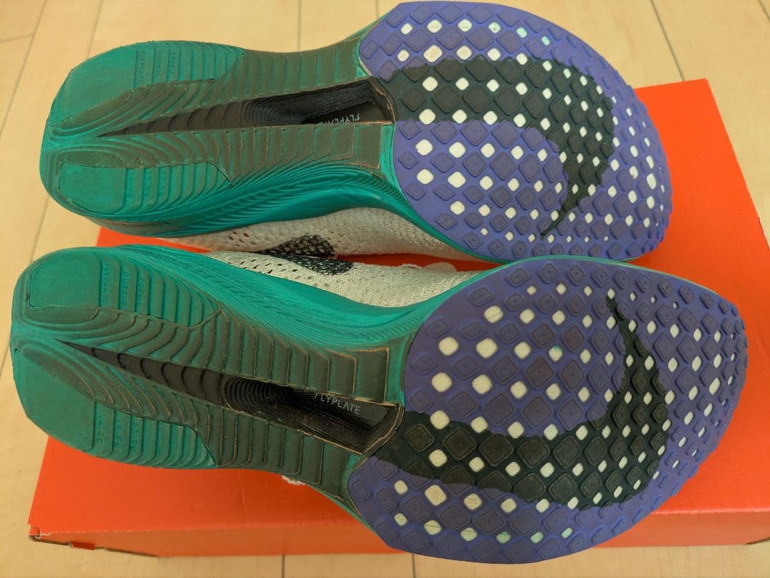 NIKE　ウィメンズ　ヴェイパーフライネクスト％3　25cm