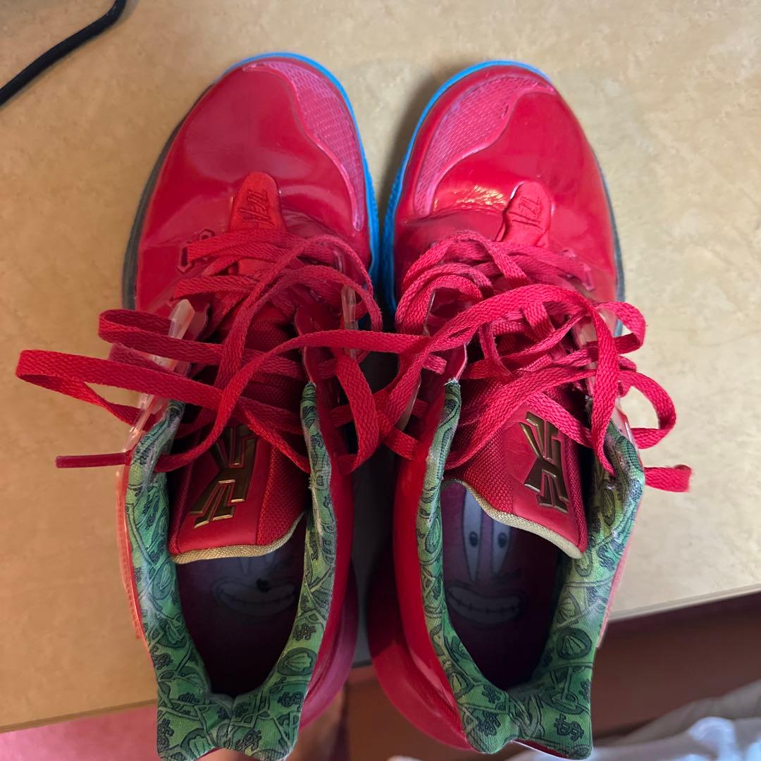 カイリー3 スポンジボブコラボ