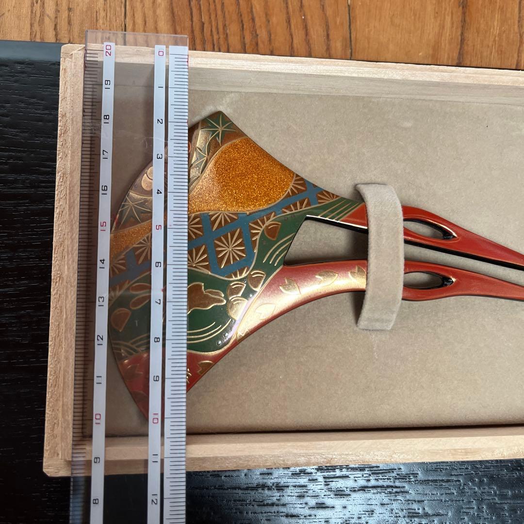 輪島塗　櫛と帯留のセット 木箱入り