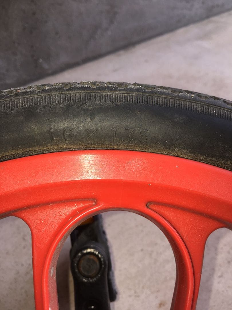 一輪車　赤　16インチ