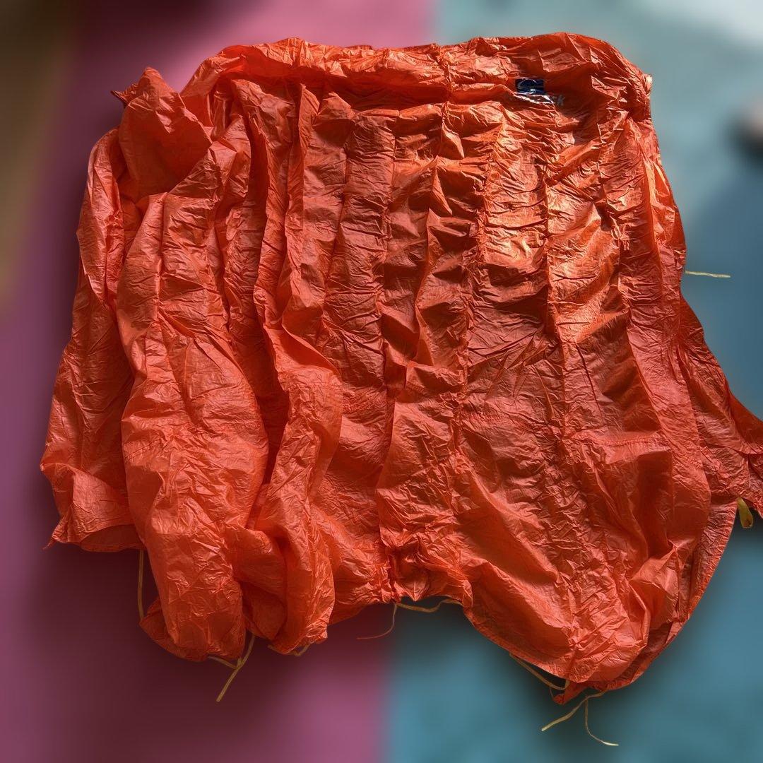 finetrack1〜2人用ツェルトと設置用ガイドライン2本つき（こちらは新品）