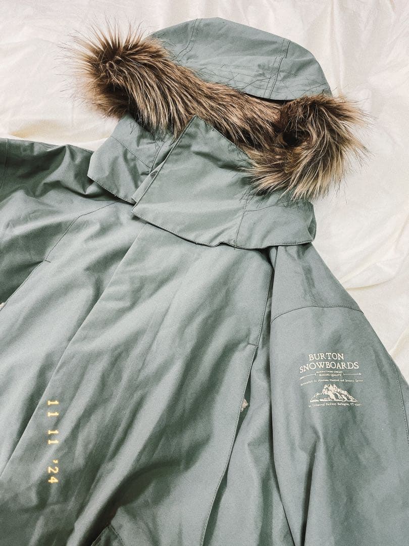 美品　BURTON スキー　スノーボード　ZENANA JACKET S