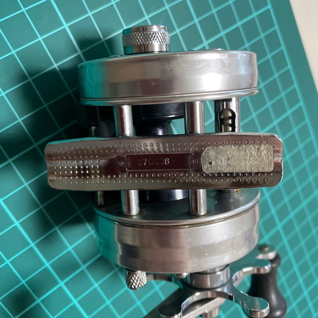 ABU Ambassadeur 1601 C IAR ベイトリール 左ハンドル