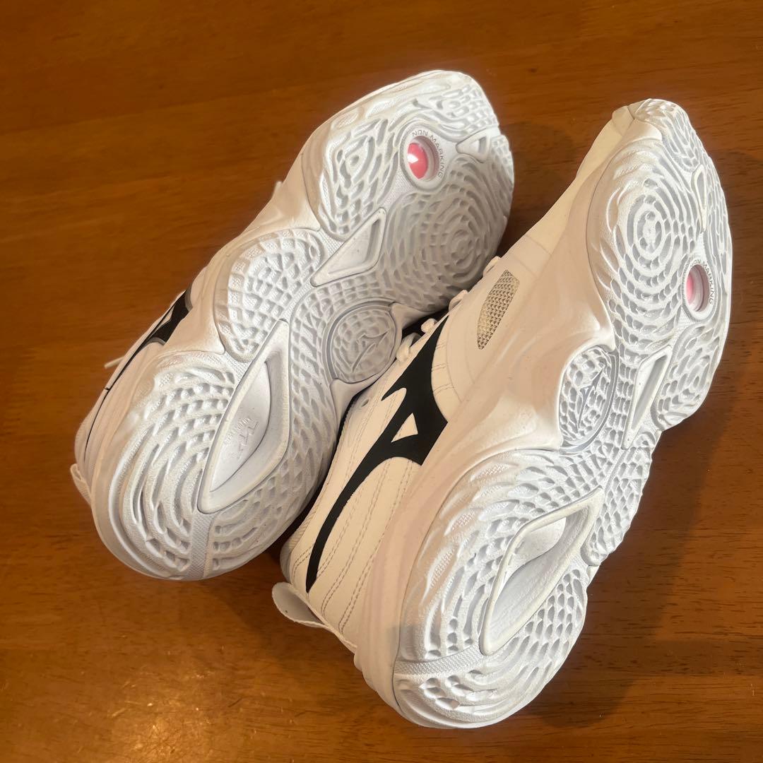 ミズノ　バレーボールシューズ ウェーブモーメンタリーエリートv1ga2512